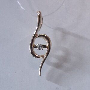 Ladies 14k yellow gold diamond pendant